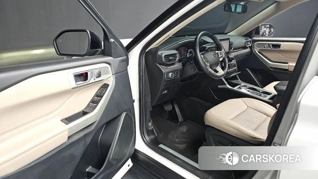 Ford Explorer 6th Generation 2021 Белый из Кореи, фото 2