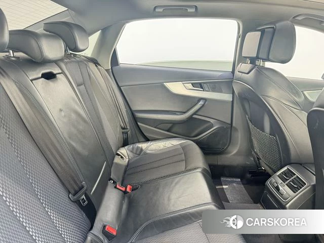 Audi A4L 2018 Белый из Китая, фото 2