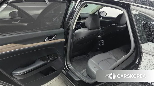 Kia K5 3rd generation 2023 Черный из Кореи, фото 2