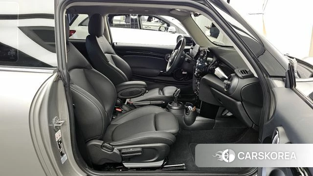 Mini Cooper 2023 Серебристо-серый из Кореи, фото 2