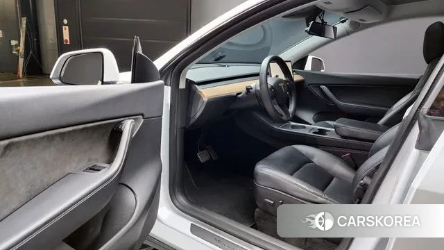 Tesla Model Y 2021 Белый из Кореи, фото 2