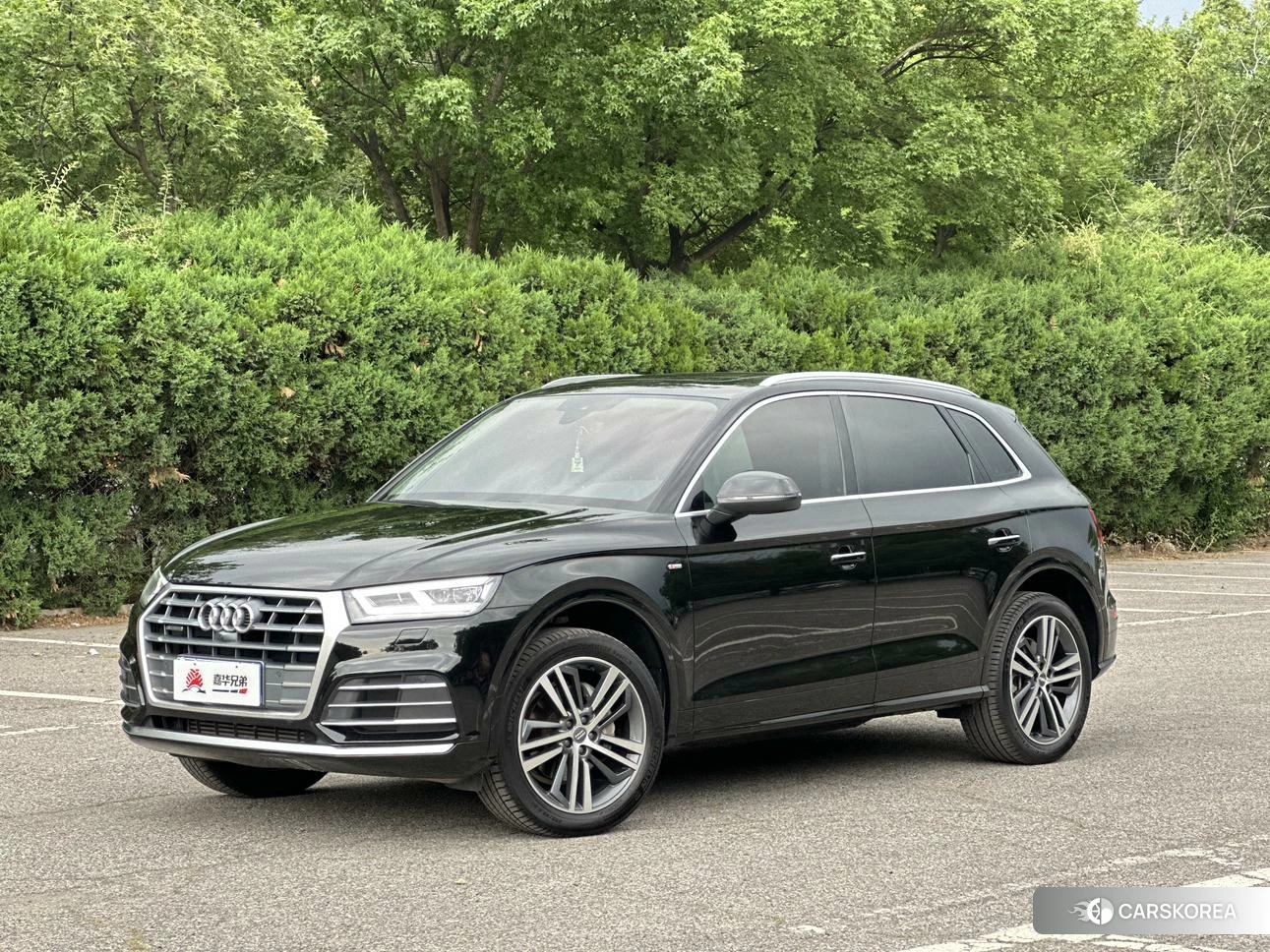 Audi Q5L 2019 Черный из Китая, фото 2