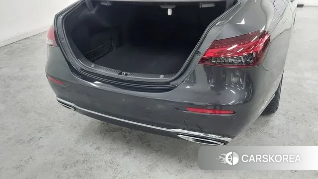 Mercedes-Benz E-Class W213 2022 Серый из Кореи, фото 2