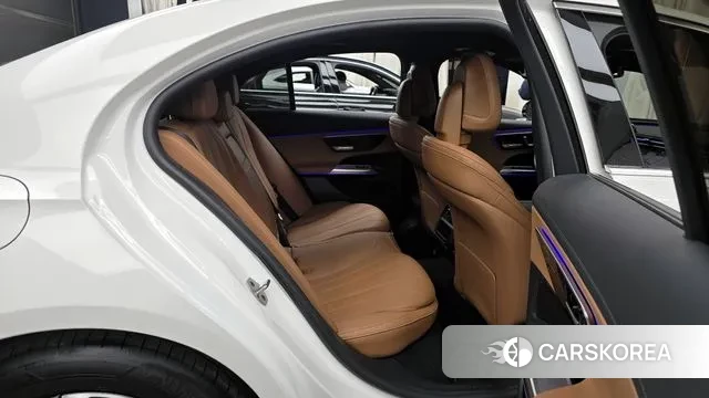 Mercedes-Benz E-Class W214 2024 Белый из Кореи, фото 2