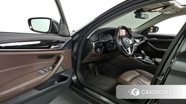 BMW 5 Series (G30) 2021 Серый из Кореи, фото 2