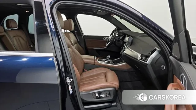 BMW X5 (G05) 2021 Черный из Кореи, фото 2