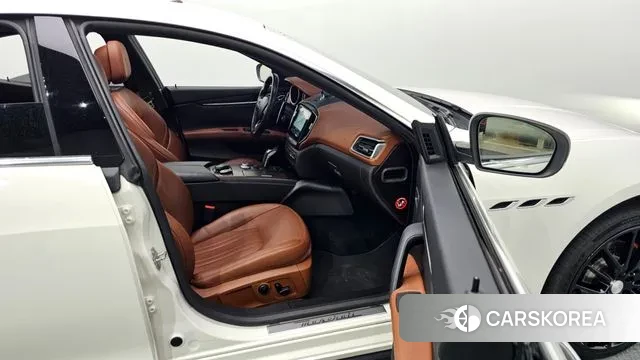 Maserati Ghibli 2019 Белый из Кореи, фото 2