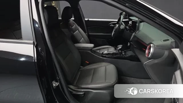 Chevrolet (GM Daewoo) Trax Crossover 2024 Черный из Кореи, фото 2