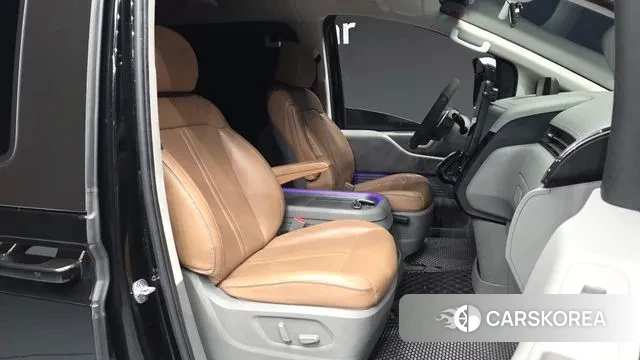 Hyundai Staria 2022 Черный из Кореи, фото 2