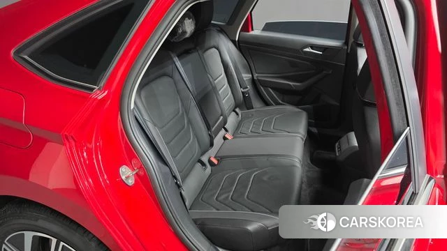 Volkswagen 7th Generation of Jetta 2023 Красный из Кореи, фото 2