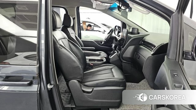 Hyundai Staria 2021 Серый из Кореи, фото 2