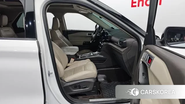 Ford Explorer 6th Generation 2021 Белый из Кореи, фото 2