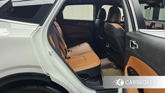 Kia Sportage 5th Generation Hybrid 2024 Белый из Кореи, фото 2