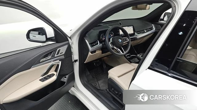 BMW X1 (U11) 2025 Белый из Кореи, фото 2