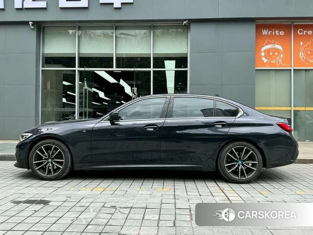 BMW 3 series 2021 Черный из Китая, фото 2
