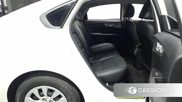 Kia The New K3 2nd generation 2022 Белый из Кореи, фото 2