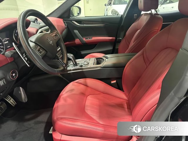Maserati Ghibli 2023 Черный из Кореи, фото 2