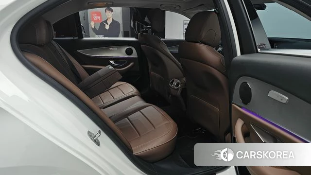 Mercedes-Benz E-Class W213 2018 Белый из Кореи, фото 2