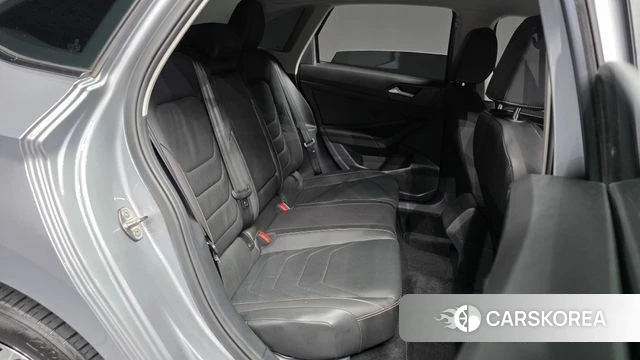 Volkswagen 7th Generation of Jetta 2020 Серебристо-серый из Кореи, фото 2