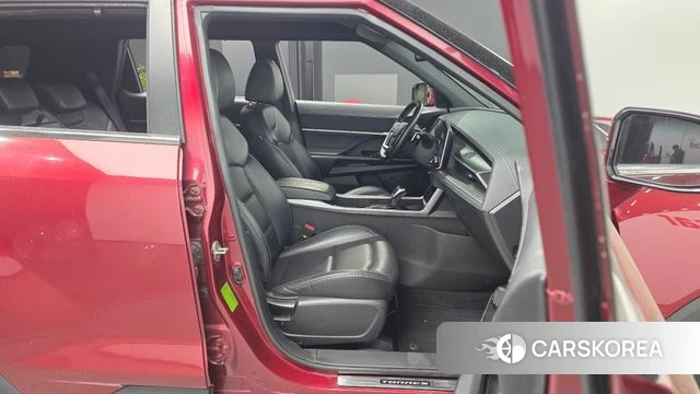 Ssangyong Torres 2022 Красный из Кореи, фото 2