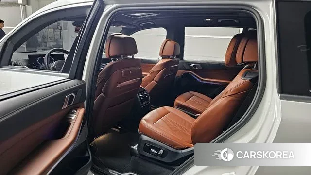 BMW X7 (G07) 2024 Белый из Кореи, фото 2