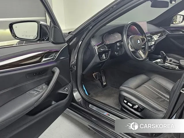 BMW 5 Series (G30) 2020 Серый из Кореи, фото 2