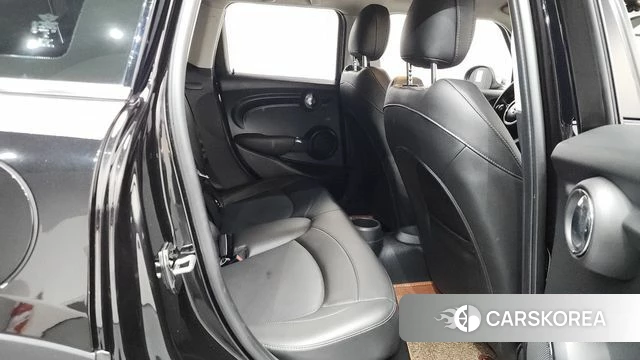 Mini Cooper 2019 Черный из Кореи, фото 2