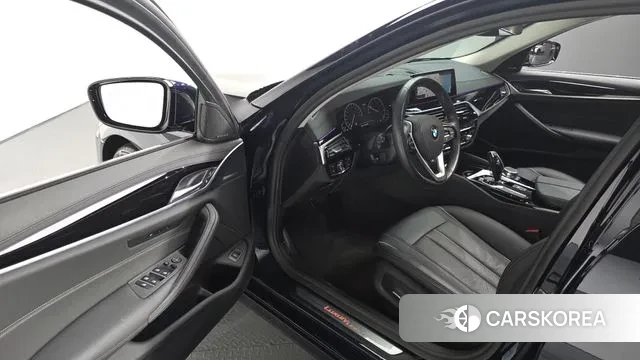 BMW 5 Series (G30) 2019 Синий из Кореи, фото 2