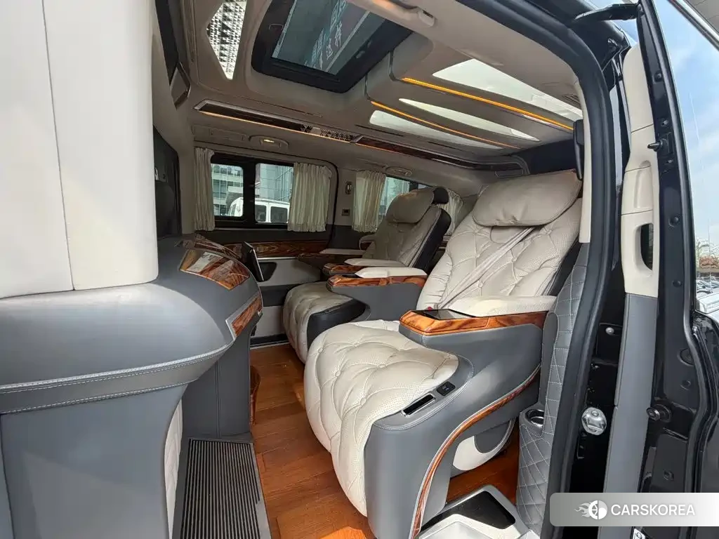 Mercedes-Benz V-Class 2022 Черный из Китая, фото 2