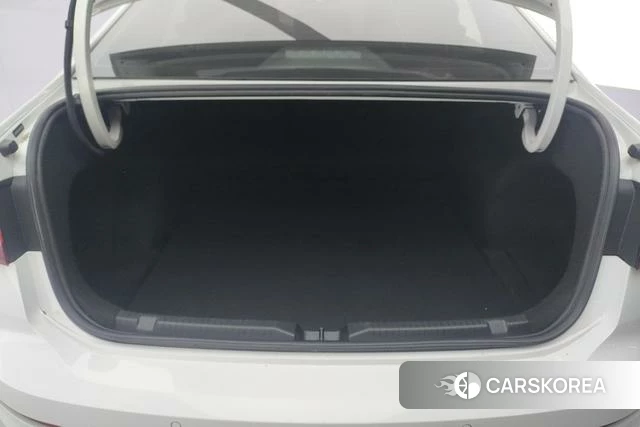 Volkswagen Lavida 2022 Белый из Китая, фото 2