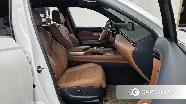 Genesis GV70 2022 Белый из Кореи, фото 2