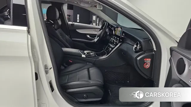 Mercedes-Benz C-Class W205 2020 Белый из Кореи, фото 2