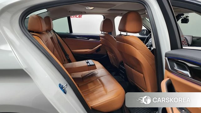 BMW 5 Series (G30) 2020 Белый из Кореи, фото 2