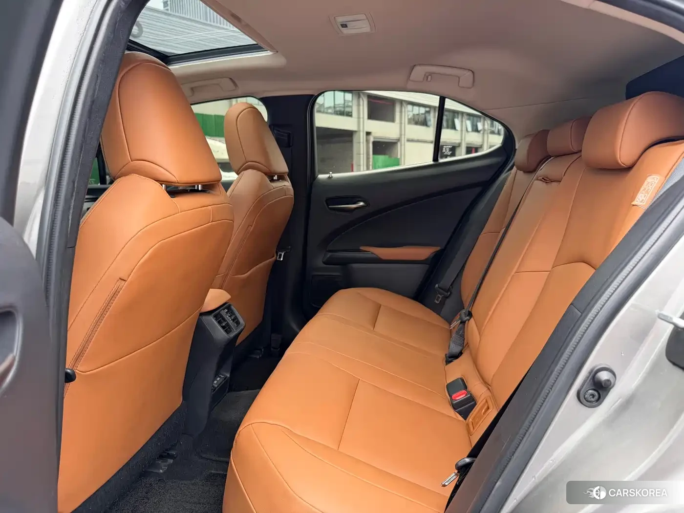 Lexus UX 2023 Silver/gray из Китая, фото 2