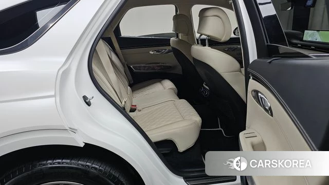 Genesis GV70 2023 Белый из Кореи, фото 2