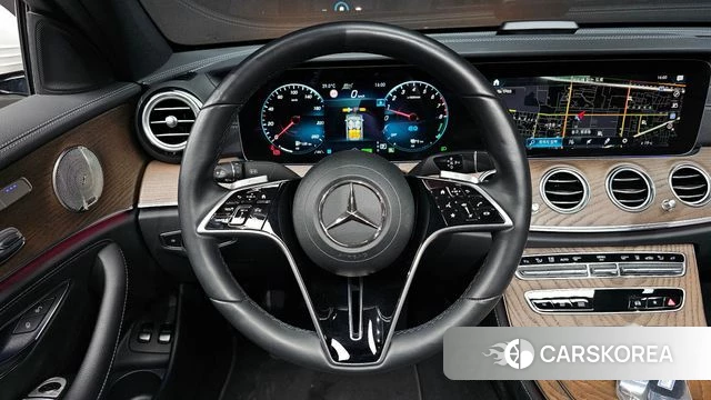 Mercedes-Benz E-Class W213 2022 Белый из Кореи, фото 2