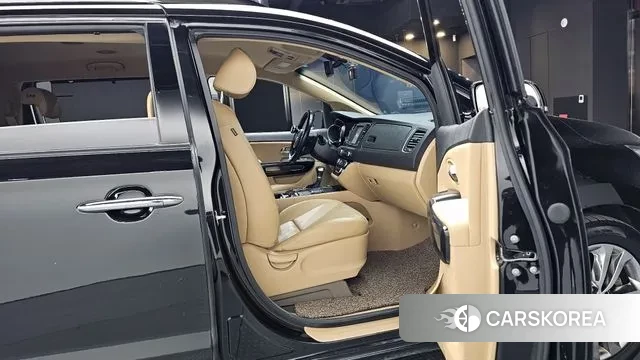 Kia All New Carnival 2018 Черный из Кореи, фото 2