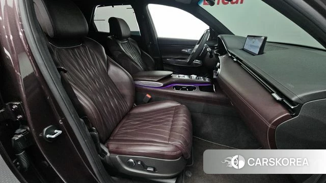 Genesis GV70 2021 Красный из Кореи, фото 2
