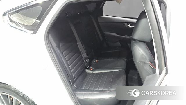 Kia The New K3 2nd generation 2022 Белый из Кореи, фото 2