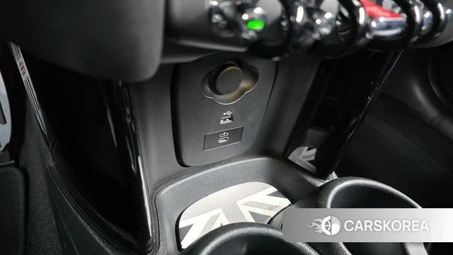 Mini Cooper 2023 Белый из Кореи, фото 2