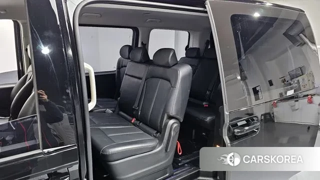 Hyundai Staria 2022 Черный из Кореи, фото 2