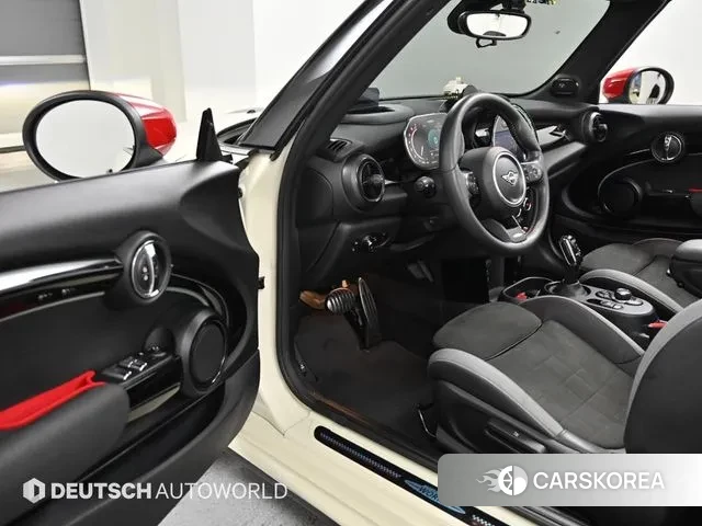 Mini Cooper S Convertible 2021 Белый из Кореи, фото 2