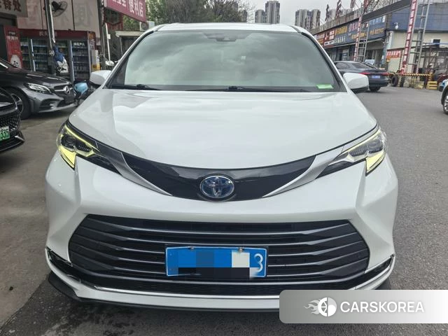 Toyota Saina 2022 Белый из Китая, фото 2
