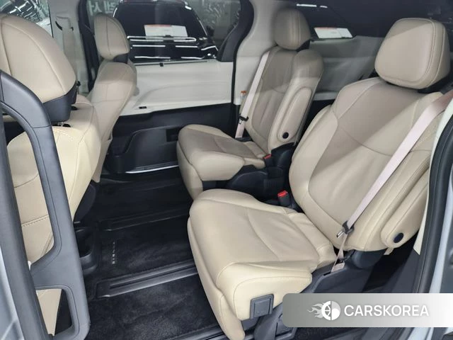 Toyota Sienna 4th Generation 2024 Серебряный из Кореи, фото 2