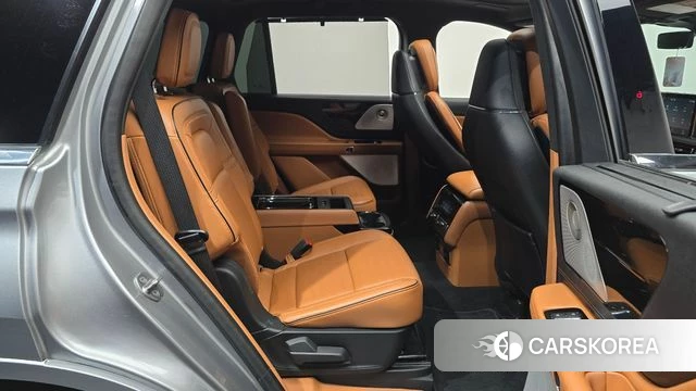 Lincoln Aviator 2nd generation 2021 Серебряный из Кореи, фото 2