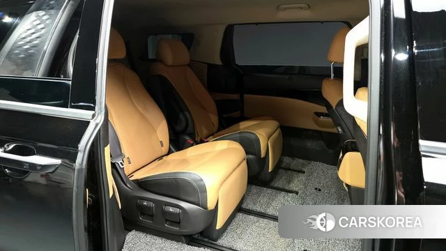 Kia Carnival 4th generation 2023 Черный из Кореи, фото 2
