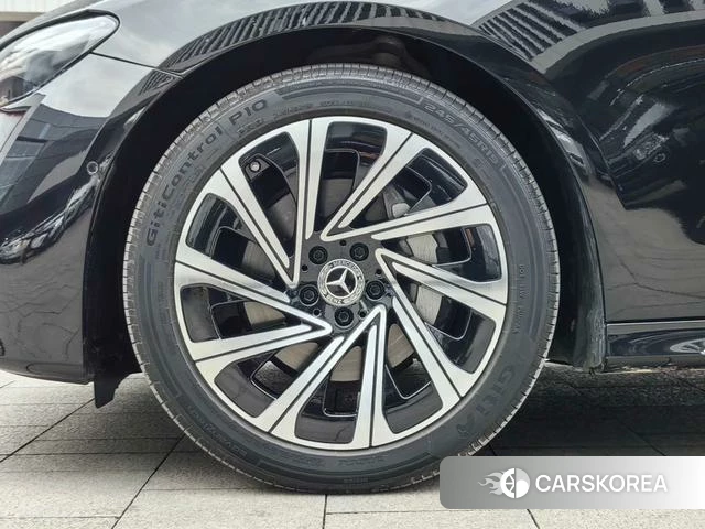 Mercedes-Benz E-class 2024 Черный из Китая, фото 2