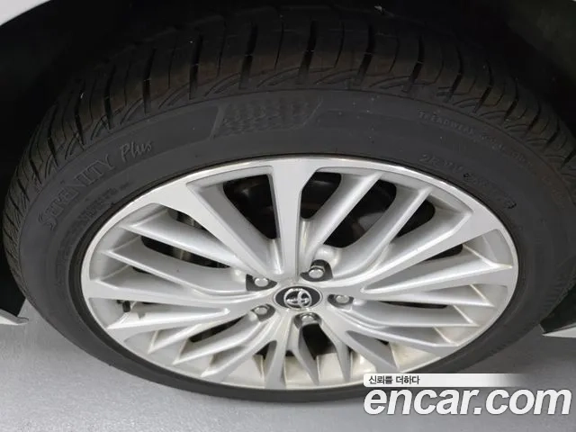 Toyota Camry (XV70) 2018 Белый из Кореи, фото 2