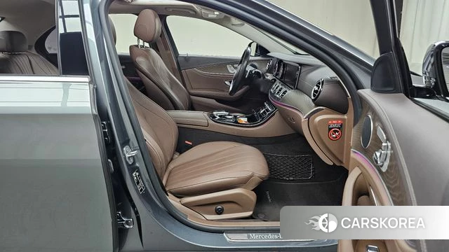 Mercedes-Benz E-Class W213 2018 Серый из Кореи, фото 2