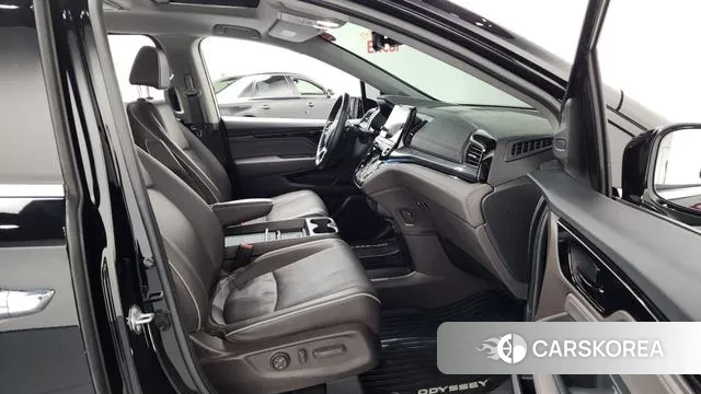 Honda Odyssey 2022 Черный из Кореи, фото 2